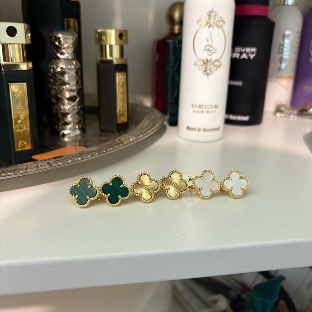 Clover Motif 18k plated earrings